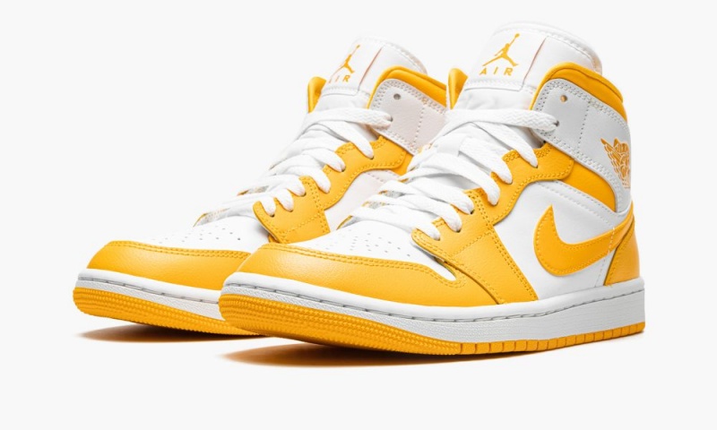 Nike Air Jordan 1 Mid 'White / University Gold' Womens Shoes White / Gold | 846310-QFA