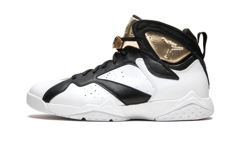 Nike Air Jordan 7 Retro C&C \'Champagne\' Mens Shoes White / Metal Gold / Black | 251067-VGR