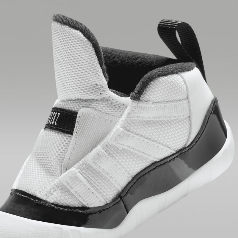 Nike Jordan 11 Kids Shoes White / Black / Metal Gold | 807516-KEP